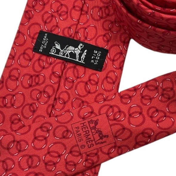 HERMÈS 5174 IA XL Red Interlocking Circles Silk LUXURY Tie FRANCE - Picture 4 of 5